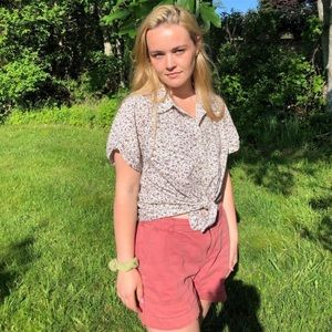 Old navy size 4 salmon shorts